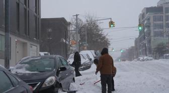 ABD'de kar fırtınası 5 can aldı: 13 bin uçuş iptal, 1 milyona yakın kişi elektriksiz kaldı
