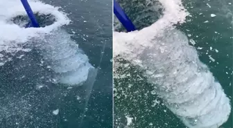 Baykal Gölü'nde görsel şölen: Metrelerce derinliğe inen buz tabakası hayran bıraktı