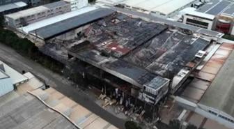 Bursa'da gece alevlere teslim olan fabrika sabahın ilk ışıklarıyla havadan görüntülendi