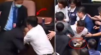 Vekilin yaptığına bakın! Yasa tasarısını alarak binadan kaçtı