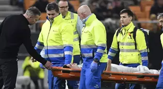 Oğlunu oyuna alan Robin van Persie'ye çifte şok