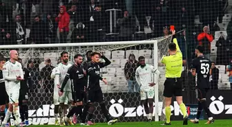 Beşiktaş'ın yeni transferi Asllani, 6 dakikada kırmızı kart gördü