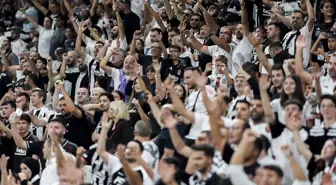 Beşiktaş taraftarından Konyaspor maçı öncesi yönetime protesto