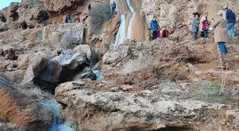 2 yıl aradan sonra akmaya başladı, bölge halkı havalara uçtu