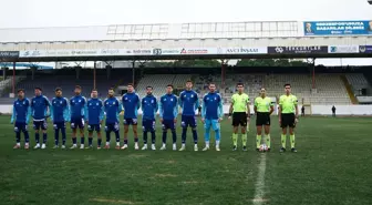 Rakip takım maça çıkmayınca kendi aralarında çift kale maç yaptılar