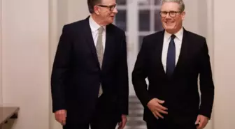 Epstein'la ilişkisi kariyerini bitirdi: Eski Bakan, Lordlar Kamarası'ndan istifa etti