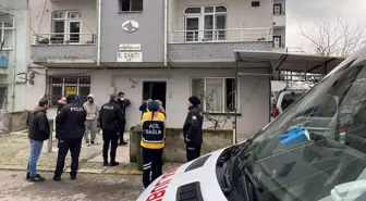 Komşuları ihbar etti, binadaki kötü koku ölümü ortaya çıkardı