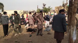 Pakistan'da cuma namazı kana bulandı: 31 ölü, 169 yaralı