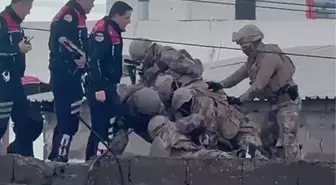 Dedikoduyu duyup 4 kişiyi vurdu, özel harekat yaka paça böyle aldı