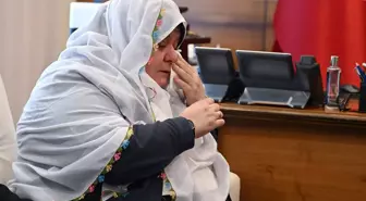 Kıyafeti nedeniyle hedef alınan Mihalgazi Belediye Başkanı Zeynep Güneş en çok üzen cümle! Gözyaşlarını tutamadı