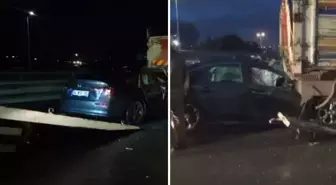 Seyir halindeyken tekeri kopan otomobil kamyona çarptı