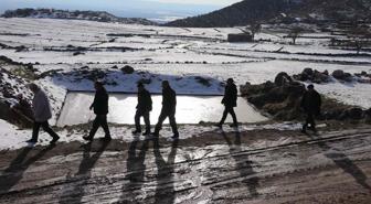 37 yıl sonra köylerine geri döndüler, gördükleri karşısında kahroldular