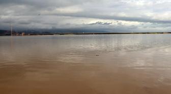 Hatay'da sağanak yağış tarım arazilerini vurdu