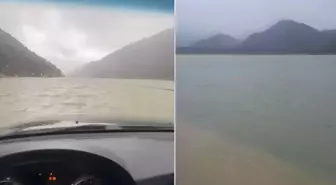 Saatlerdir dehşeti yaşıyorlar! Burası göl değil iki ili birbirine bağlayan karayolu