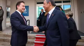 Ali Babacan'dan Özgür Özel'e rest: Kavga çıkar