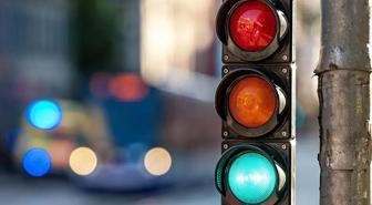 Trafikte 100 yıllık sistem değişiyor! Sarı, kırmızı ve yeşilin yanına yeni renk geliyor