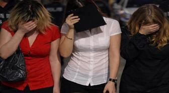 Masaj salonu görünümlü fuhuş ağına baskın! Hesaplarından çıkan para inanılmaz