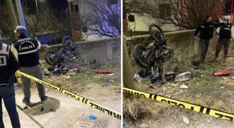 Motosiklet otomobille kafa kafaya çarpıştı! Bilanço ağır