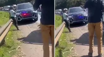 Trafiği atlatmaya çalışan çakarlı hükümet aracının önünü kesti