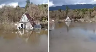 Su seviyesi 60 santimetre yükseldi! Göl taştı, ev ve iş yerlerini su bastı