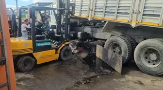 Aydın'da kamyon damperinin altında kalan tamirci ve şoför öldü