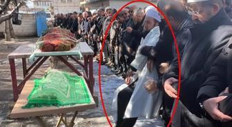 İmam; kardeşi, yengesi ve yeğeninin cenaze namazını kıldırırken fenalık geçirdi