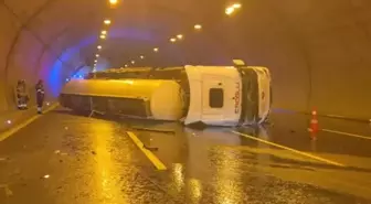 Kuzey Marmara Otoyolu'nda tünelde tanker devrildi; trafik yoğunluğu oluştu