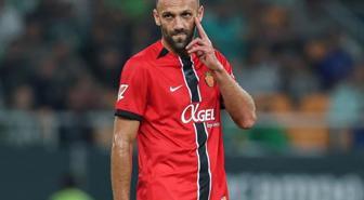 Vedat Muriqi destan yazıyor