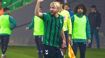 Caner Erkin, Sakaryaspor ile 12 maçta 4 kere kırmızı kart gördü