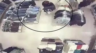 Mağazada alışveriş yaparcasına rahat davranan 118 suç kaydı bulunan şahıs, kabinde alarmları sökerken yakalandı
