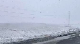 Türkiye'nin en kurak ilçesine lapa lapa kar yağdı