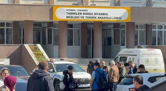 Çekmeköy'de lise öğrencisinin bıçakla yaraladığı 2 öğretmenden biri hayatını kaybetti