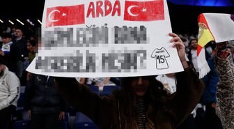 Arda Güler'e pankart açan Real Madridli taraftar, çevirinin azizliğine uğradı