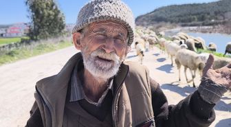 Ameliyatlı haliyle besicilik yapan Ömer amcanın sözleri yüreklere dokundu
