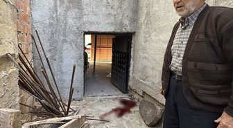 Babanın çatıdan attığı demir oğlu öldürdü