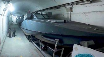 İran, Basra Körfezi'nde yer alan yeraltı deniz üssüne ait görüntüleri paylaştı