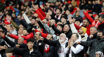 İspanyollarla dostluk rüzgarı! Samsun, Atatürk ve Pedro Sanchez tezahüratlarıyla inledi