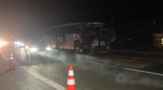 Ankara'da yolcu otobüsü, TIR'a çarptı: 1 ölü, 15 yaralı