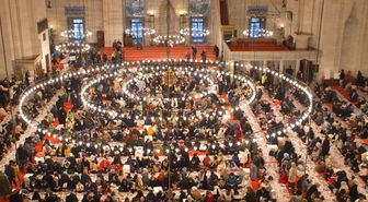 Süleymaniye'de 3 bin çocuk aynı sofrada iftar açtı