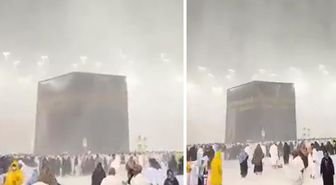 Ramazanın son günü Kabe'de yağmur altında dua
