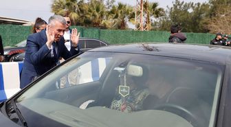 İlçeye bir günde 25 bin araç giriş yaptı, gelenleri kaymakam karşıladı