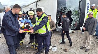 Konya'da devrilen yolcu otobüsündeki 20 kişi yaralandı
