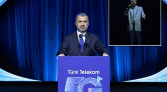 Müslüm Gürses’in hologramı sahneye taşındı! Türk Telekom’dan AKM’de 5G ile gövde gösterisi