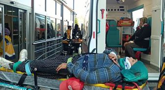 Adana'da tarım işçilerini taşıyan minibüs devrildi: 17 yaralı