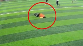 Halı sahada kahreden son! Kamera her şeyi kaydetti