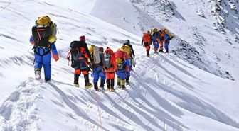 Everest'te dev vurgun! Önce fare karbonatla hasta ettiler, sonra kurtardılar