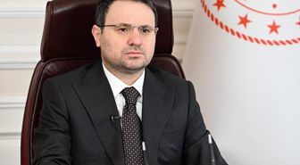 Bakan Akın Gürlek'i taşıyan uçak Diyarbakır'a inemedi