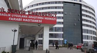 Bıçaklı kavgada yaralandı, kaldırıldığı hastanede tabancayla vuruldu