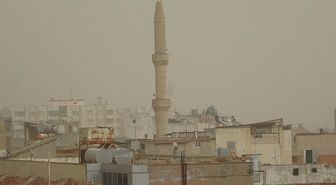 Kilis'te göz gözü görmedi: Suriye'den gelen toz bulutu hayatı felç etti
