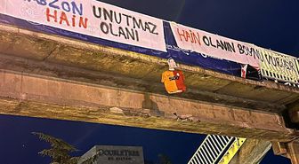 Sözün bittiği yer! Trabzon'da Uğurcan Çakır'a olay pankart